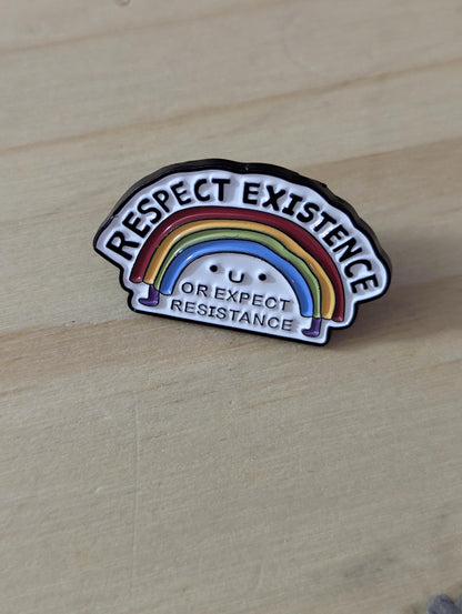Pin's émail allié LGBT "Respect Existence", badge arc-en-ciel engagé antiFa
