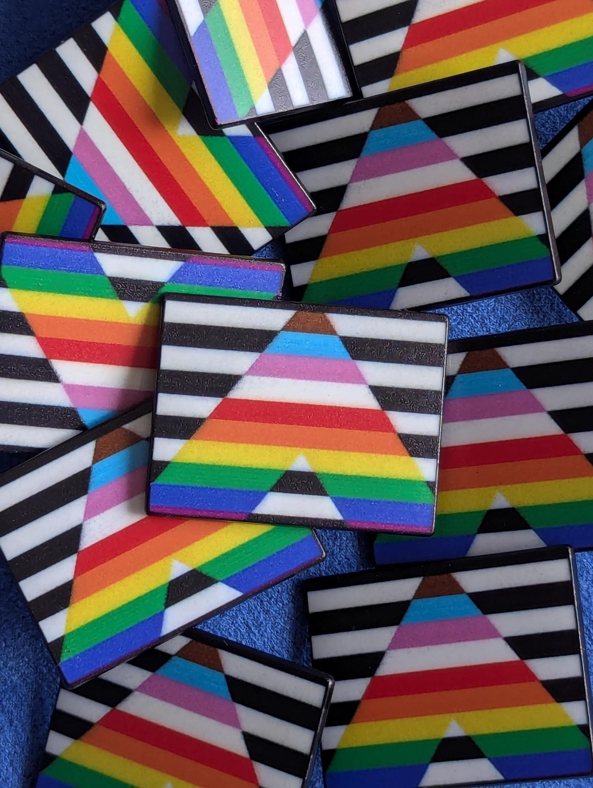 pin's Drapeau Allié LGBTQIA+ Badge en Émail Coloré, rectangle noir