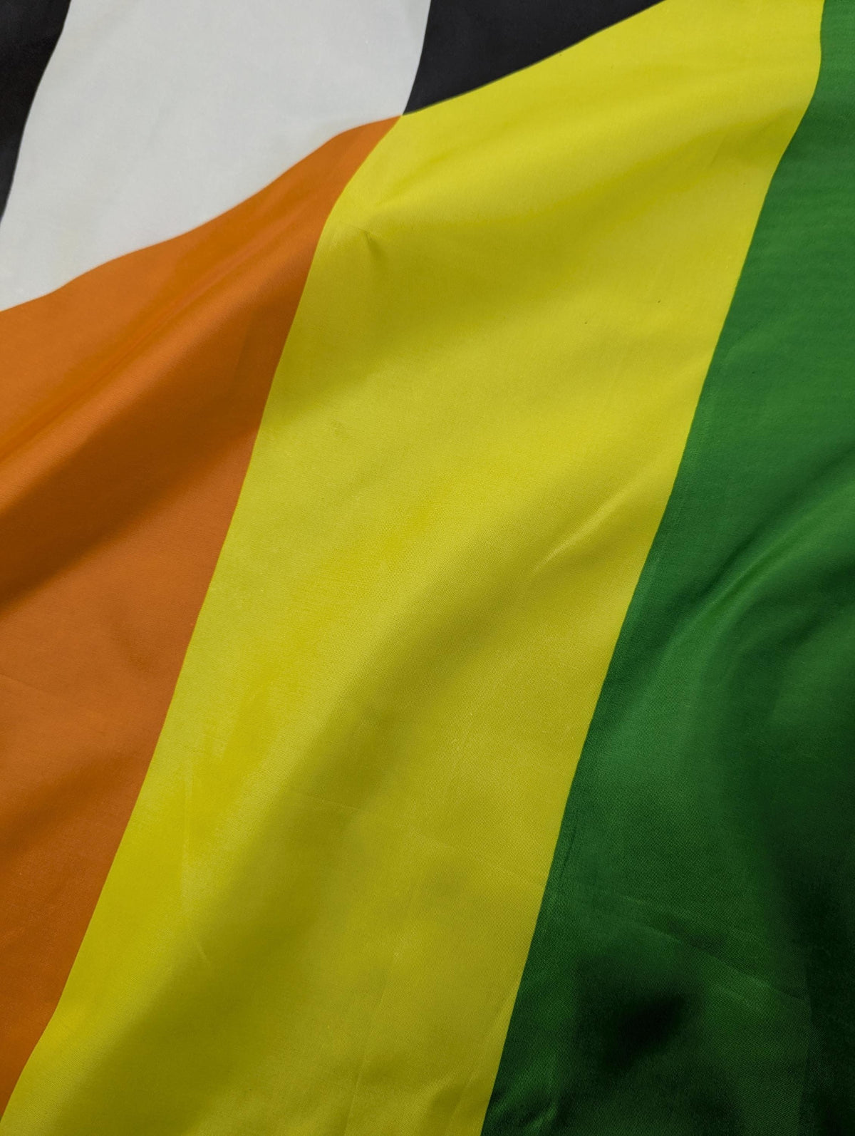 Grand drapeau Allié LGBT 150cm, tissu avec œillets métal, rectangle