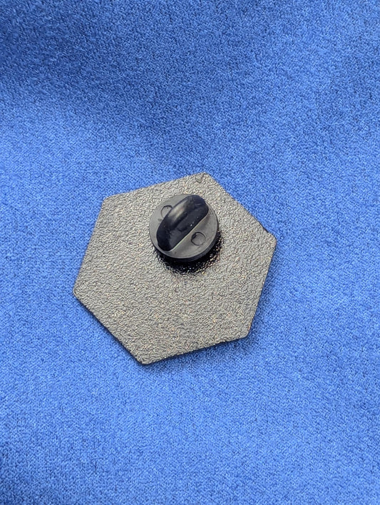 Pins cube 3D drapeau Progress Pride en émail, badge géométrique soutien LGBTQIA+.