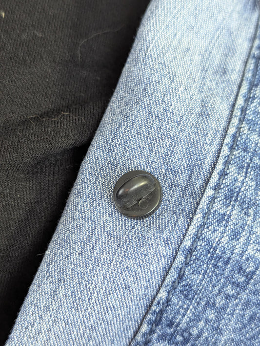 Pin's émail allié LGBT "Respect Existence", badge arc-en-ciel engagé antiFa