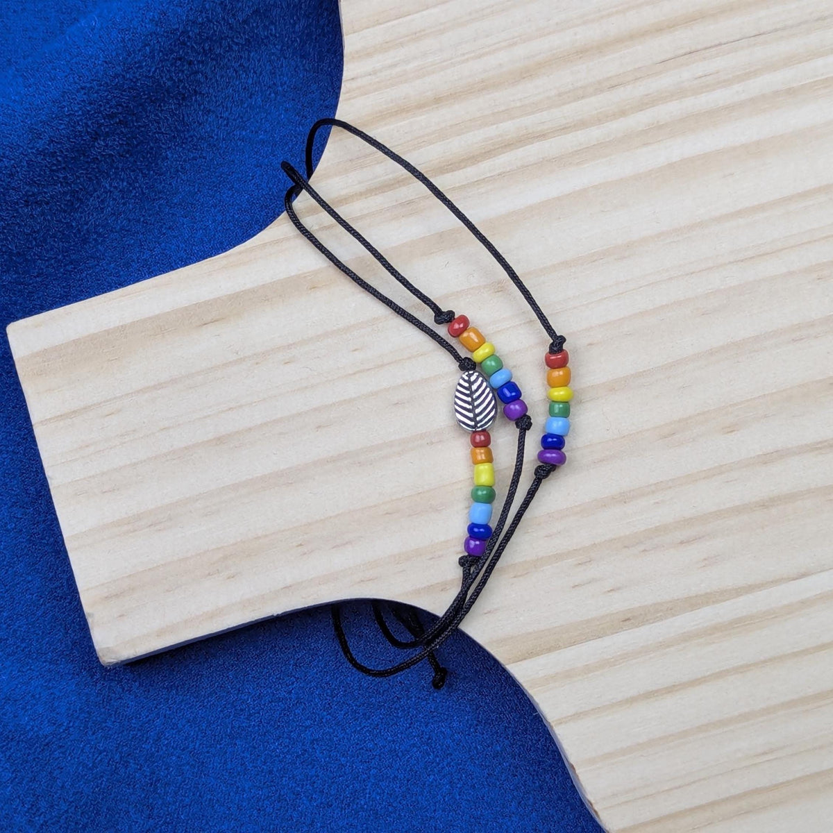 Ensemble de 5 bracelets minimalistes arc-en-ciel à perles, bijou queer LGBT discret ajustable