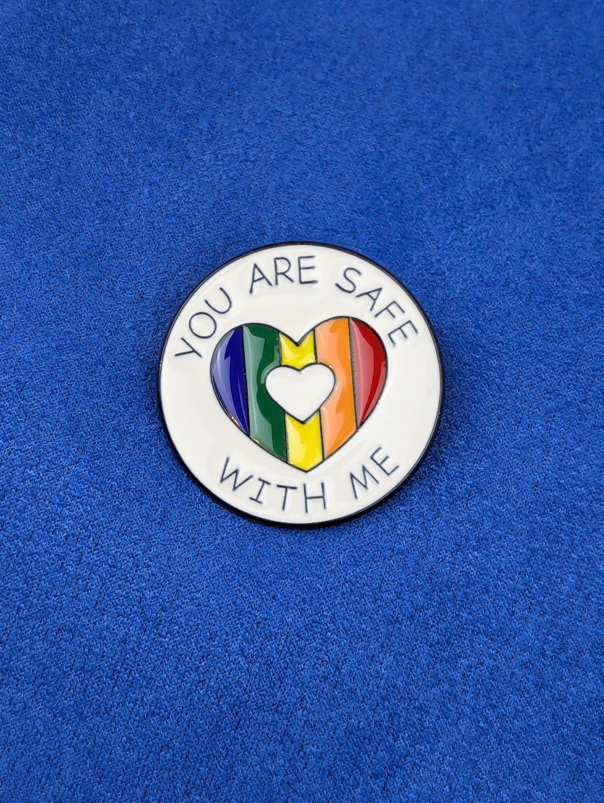Pins émaillé rond you are safe with me, broche cœur arc-en-ciel soutien allié LGBTQ