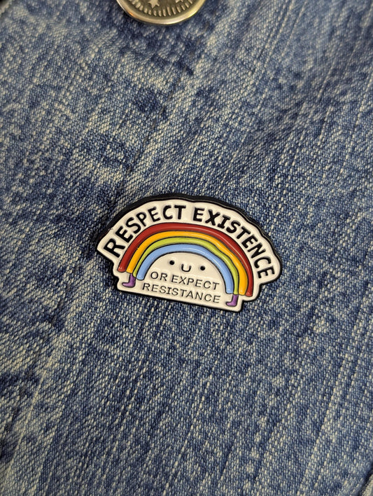Pin's émail allié LGBT "Respect Existence", badge arc-en-ciel engagé antiFa