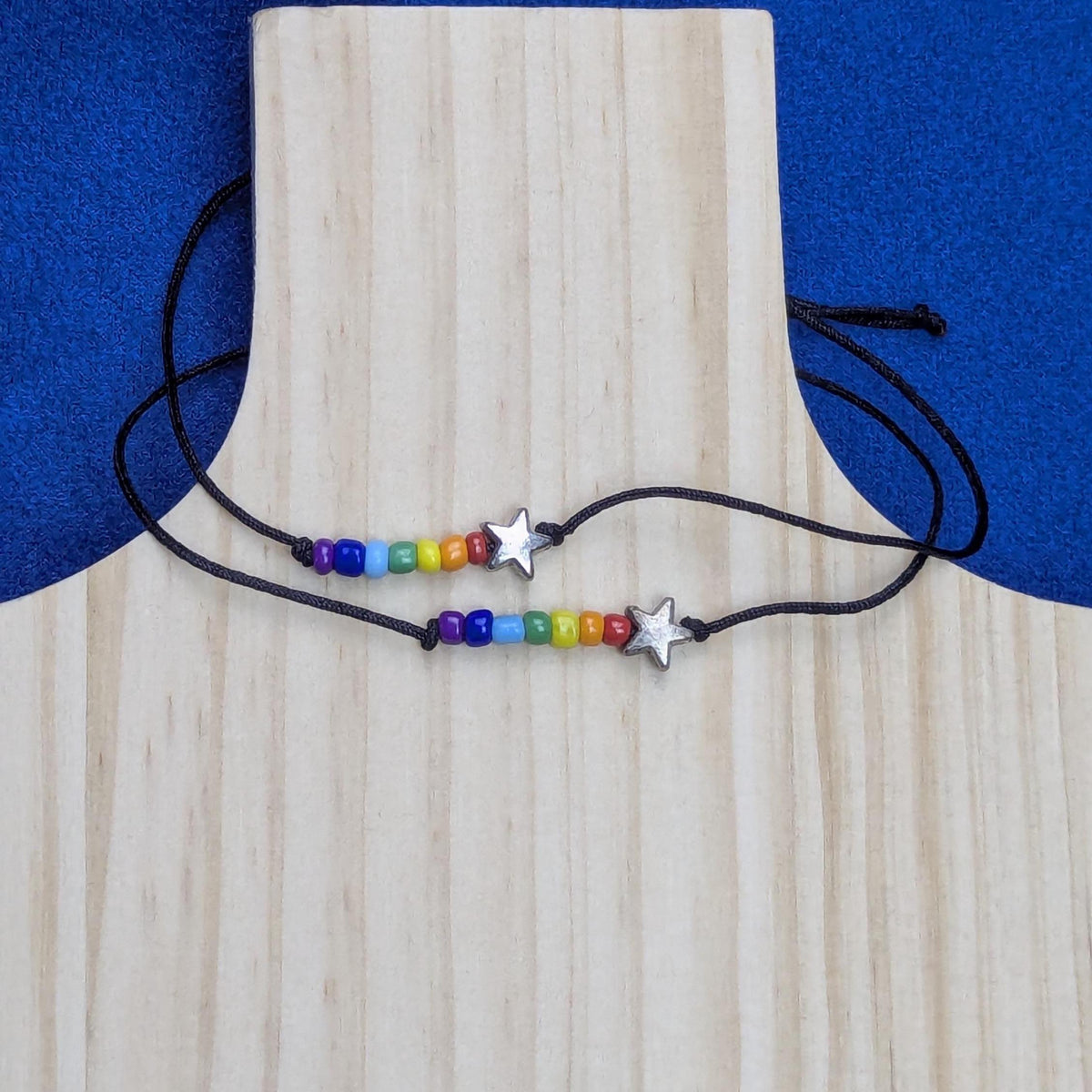 Lot de 20 bracelets minimalistes arc-en-ciel à perles, bijou Allié LGBT discret ajustable