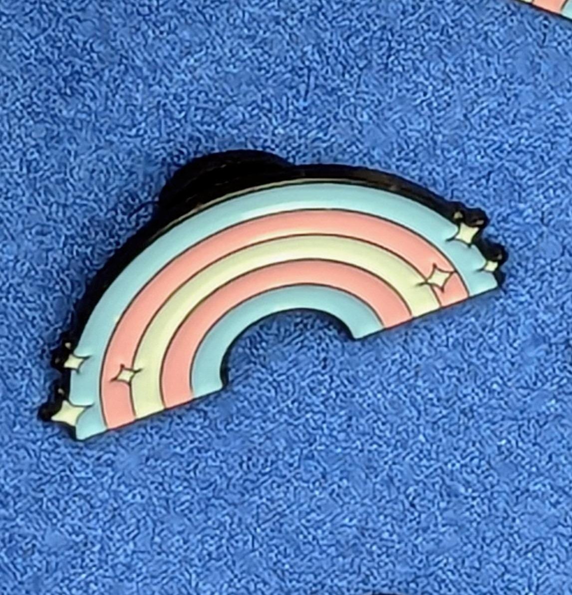 Badge arc-en-ciel drapeau fierté trans, Pin's émail militant LGBTQIA, Droits humains