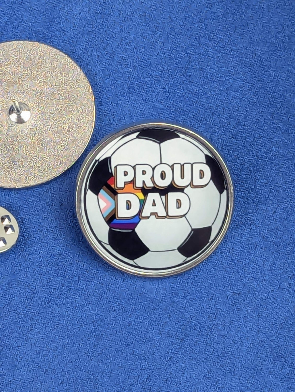 Pin badge émail "Papa fière" football drapeau Progress Pride LGBTQIA